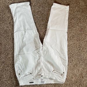 Judy Blue skinny fit white capri